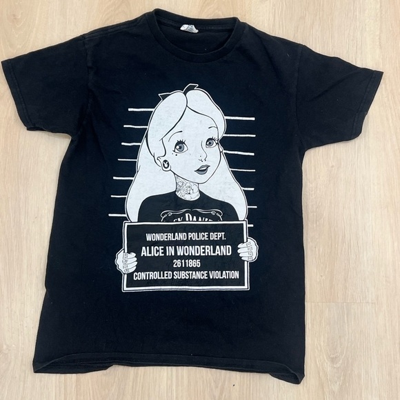Wonderland princess size smalll - Picture 1 of 3